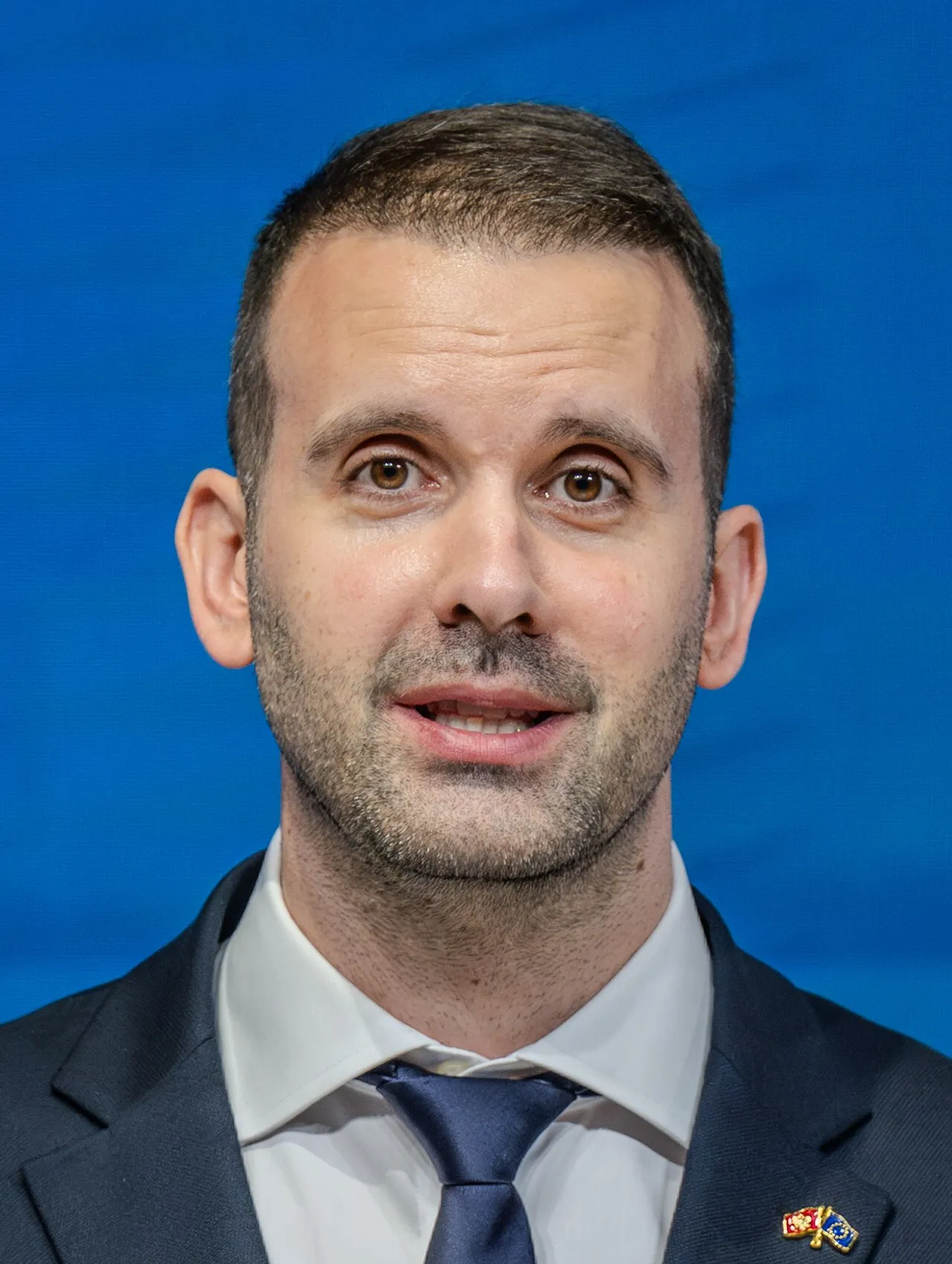 Premier Milojko Spajić van Montenegro tijdens een EU-Montenegro intergouvernementele conferentie.